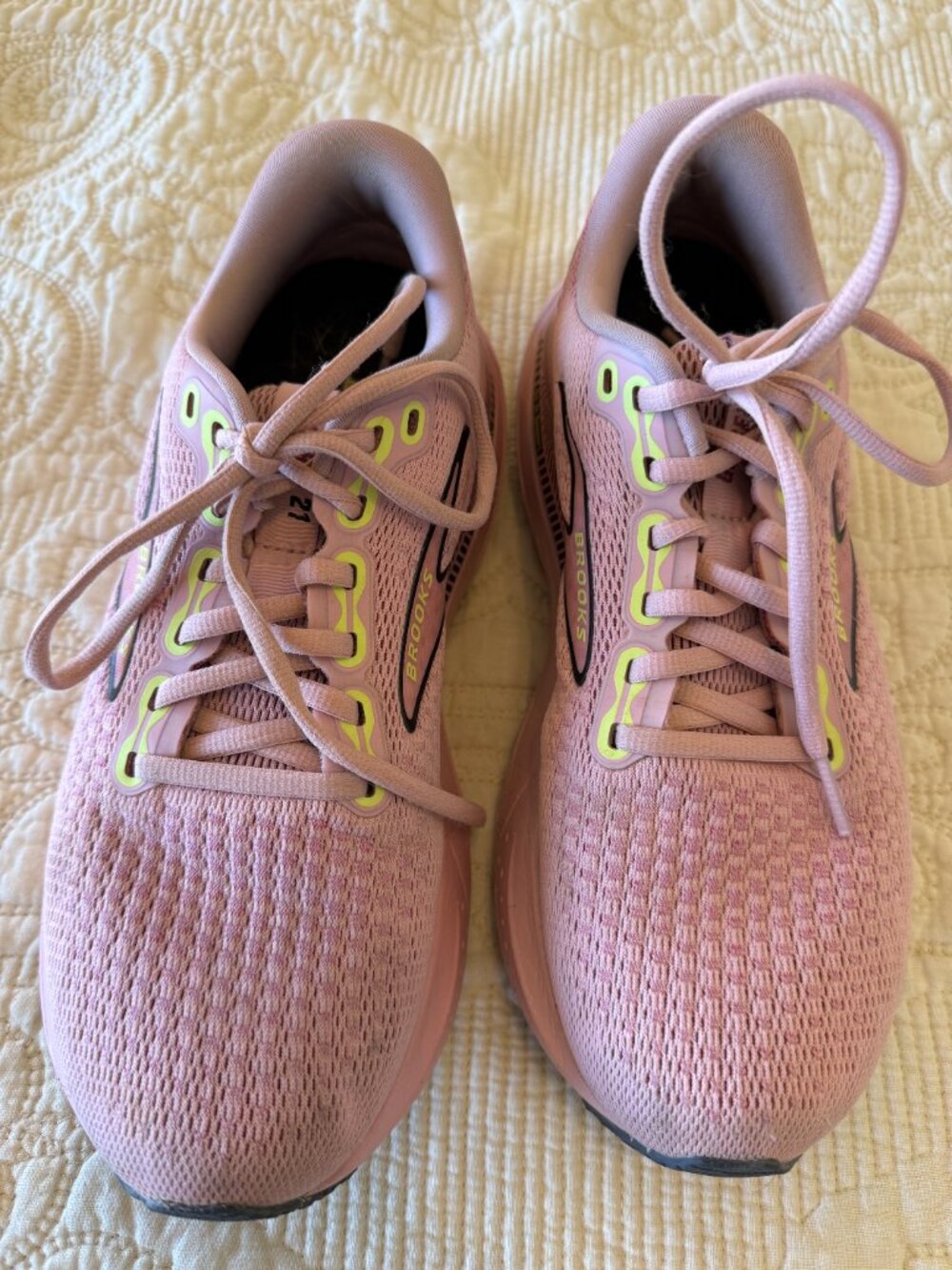 Brooks Pink Glycerin 21 running shoes featuring plush cushion support. Size 9 - Picture 9 of 9